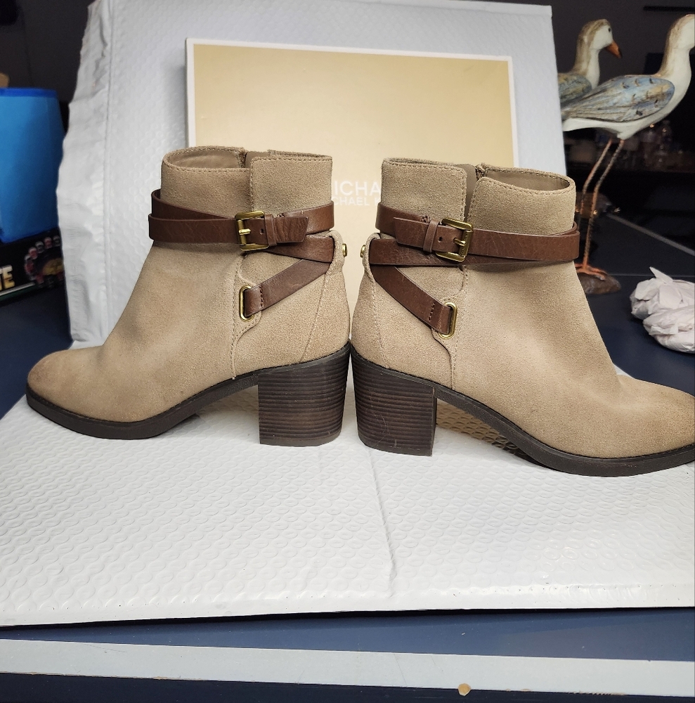 Michael Kors Women's Suede Faun Boots Size 8 - Picture 4 of 13